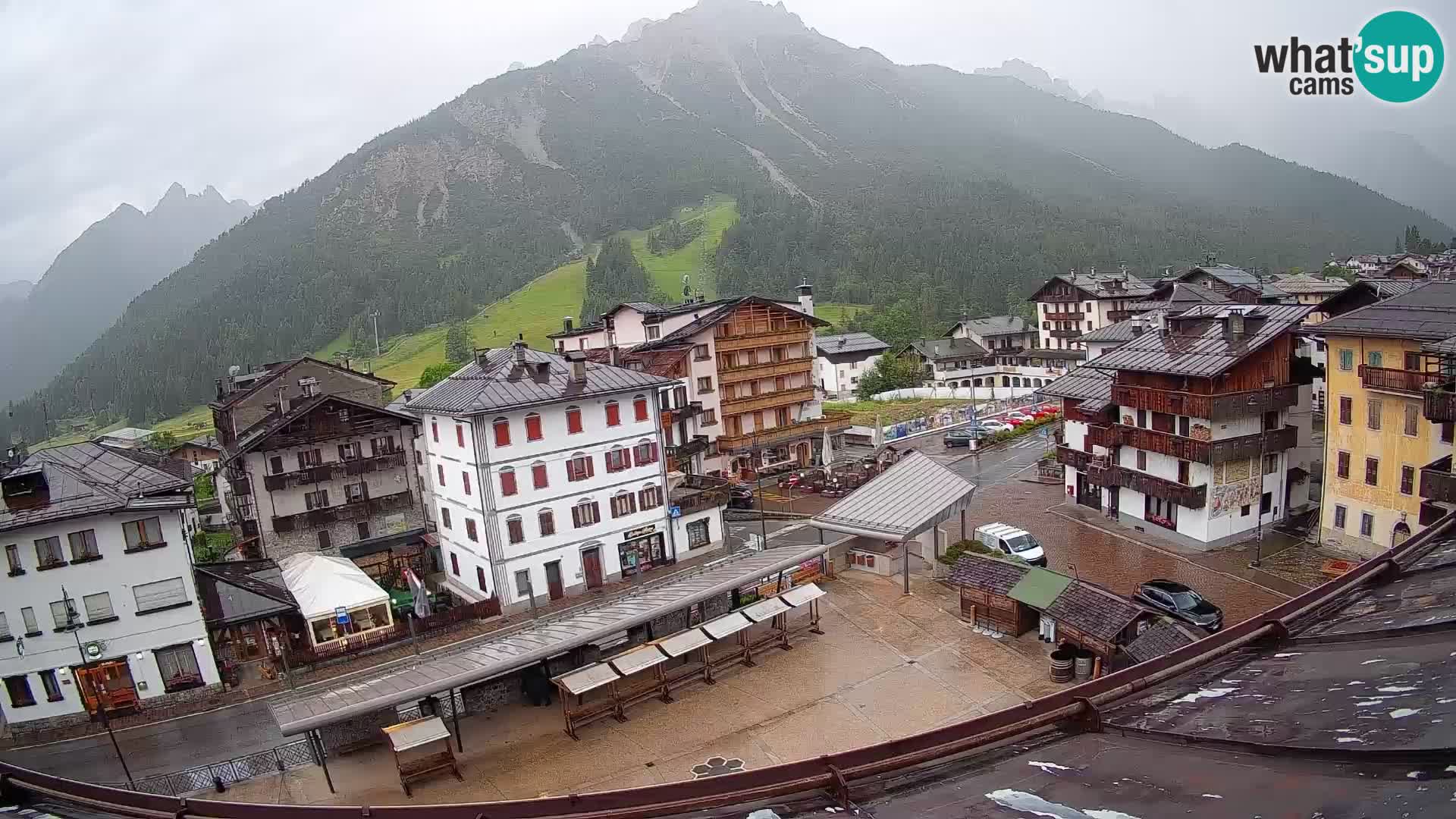 Piazza centrale di Forni di Sopra