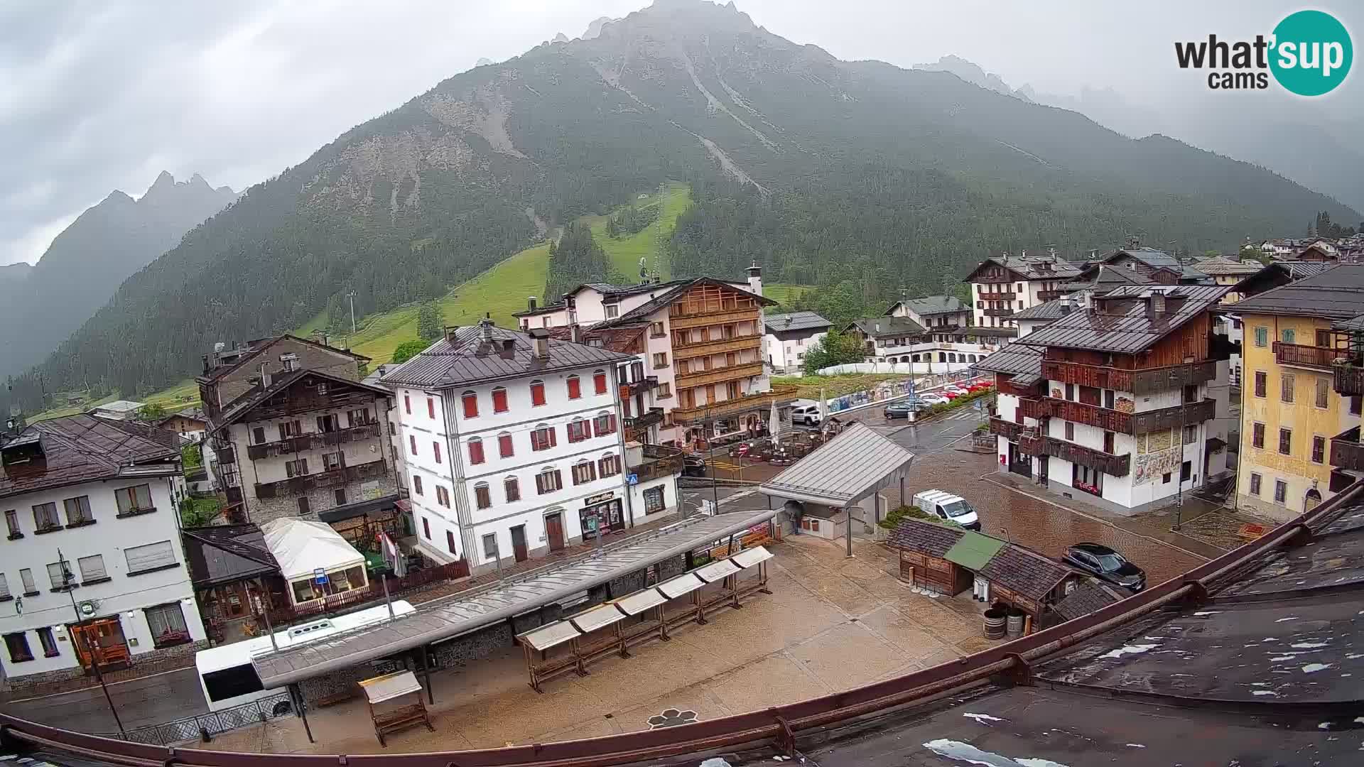 Plaza principal de Forni di Sopra
