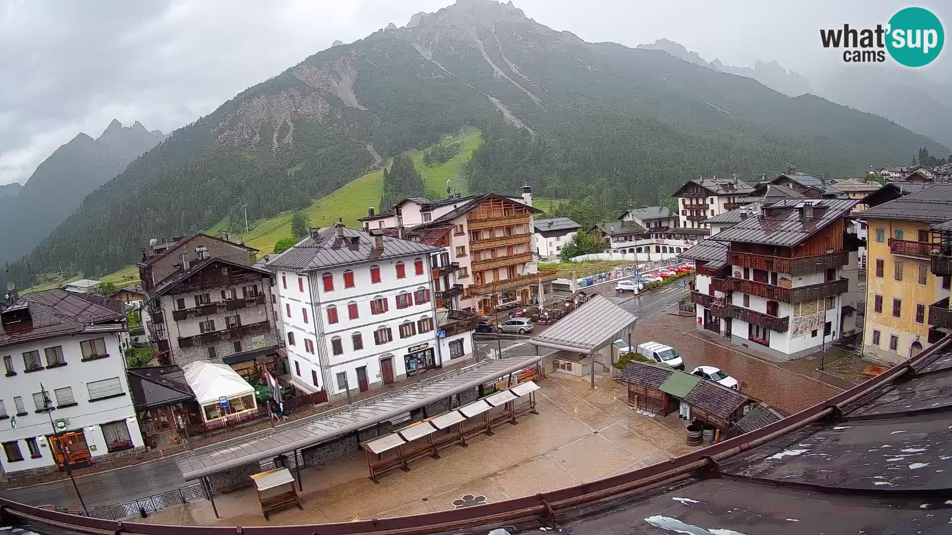 Plaza principal de Forni di Sopra