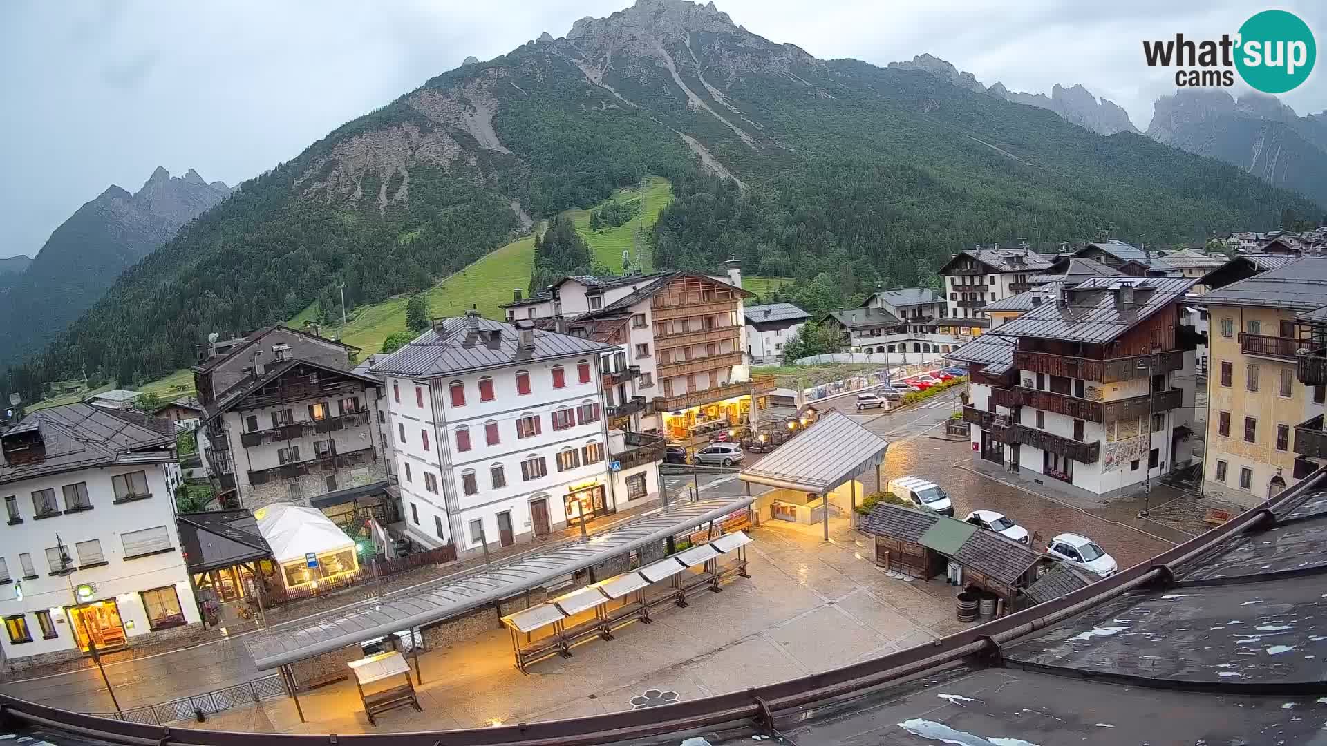 Piazza centrale di Forni di Sopra