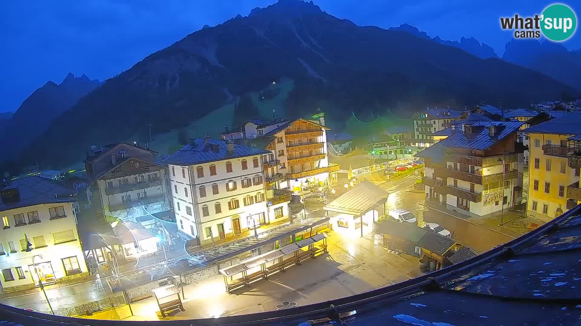 Piazza centrale di Forni di Sopra