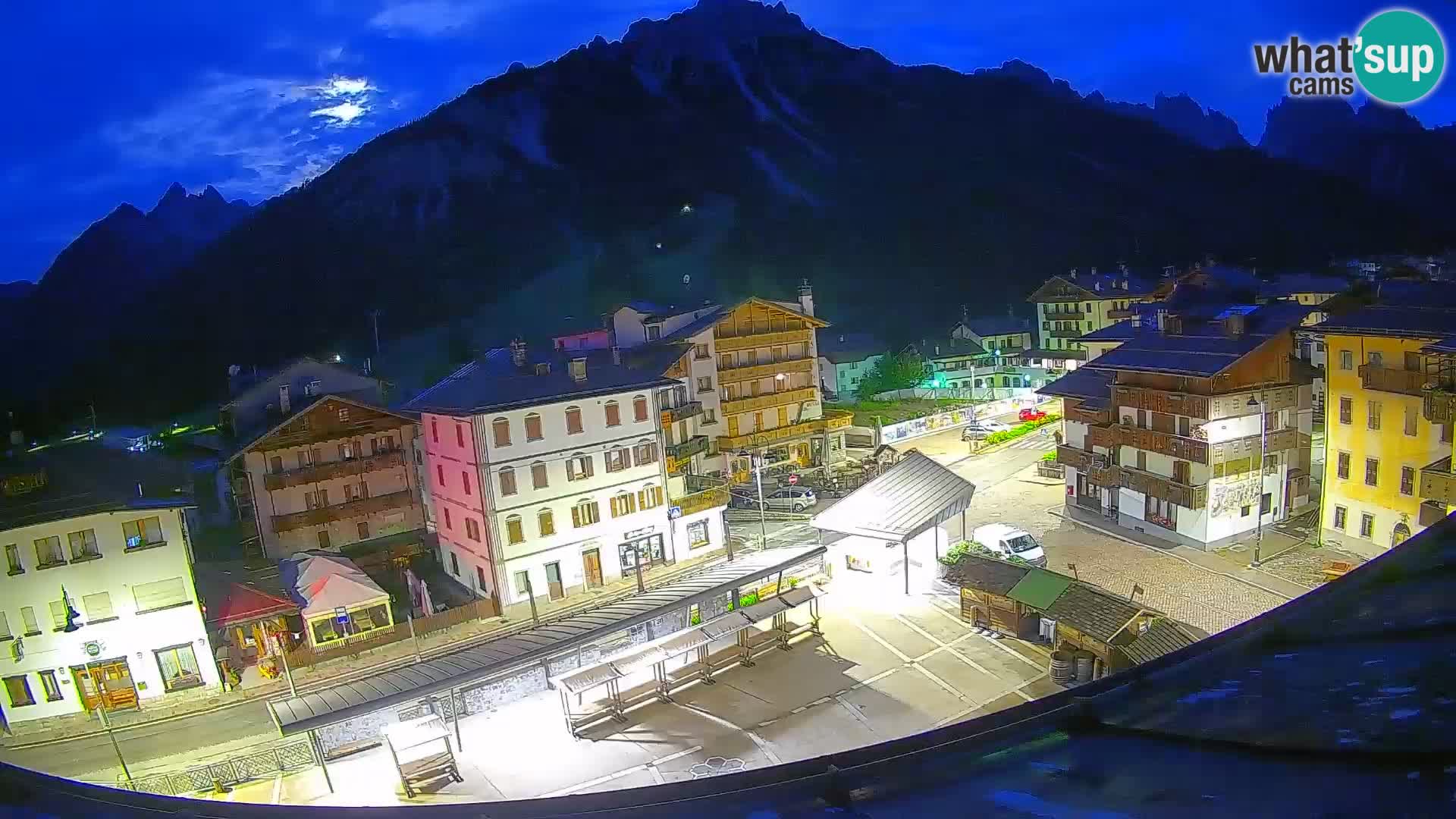 Piazza centrale di Forni di Sopra