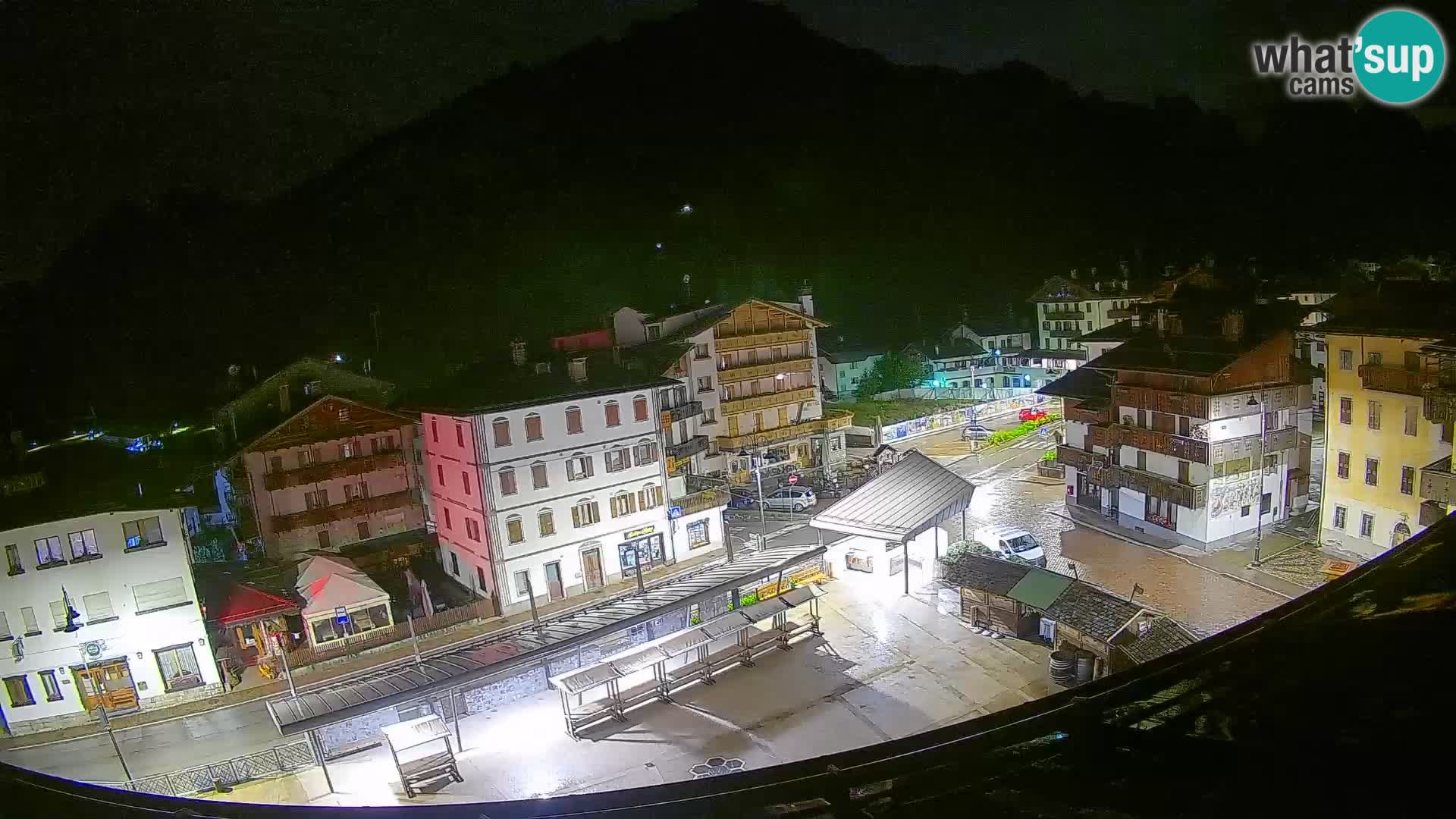 Plaza principal de Forni di Sopra