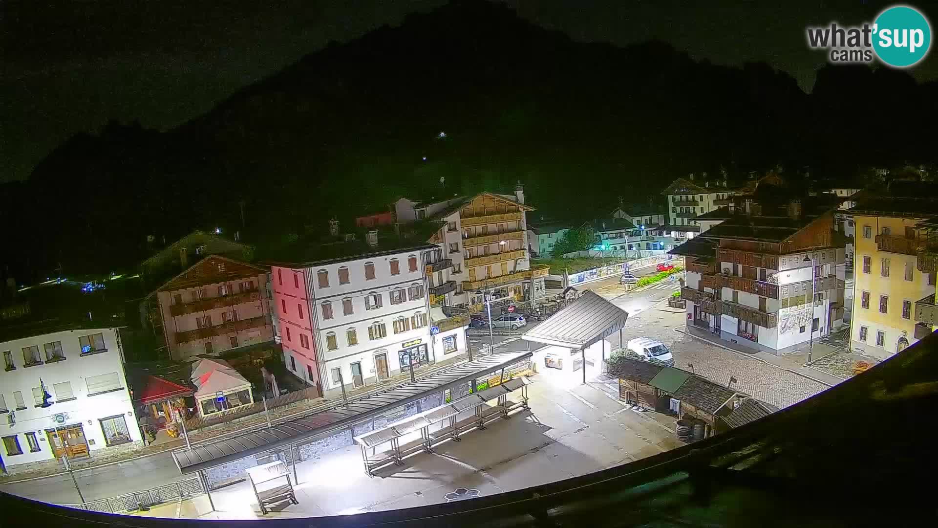 Piazza centrale di Forni di Sopra