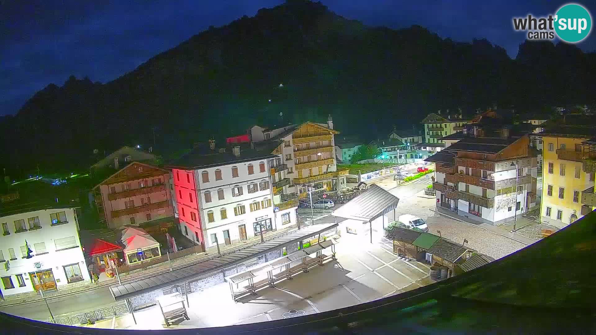Piazza centrale di Forni di Sopra