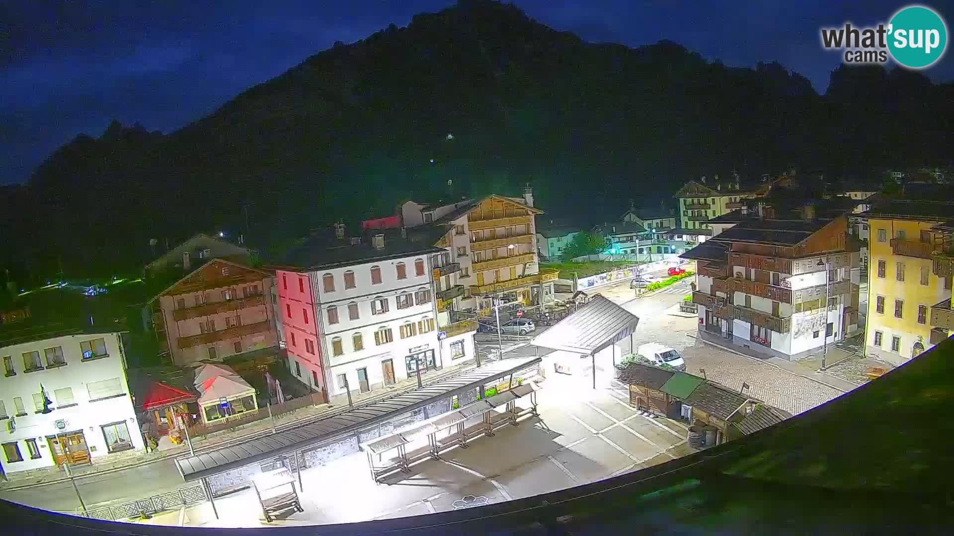 Plaza principal de Forni di Sopra