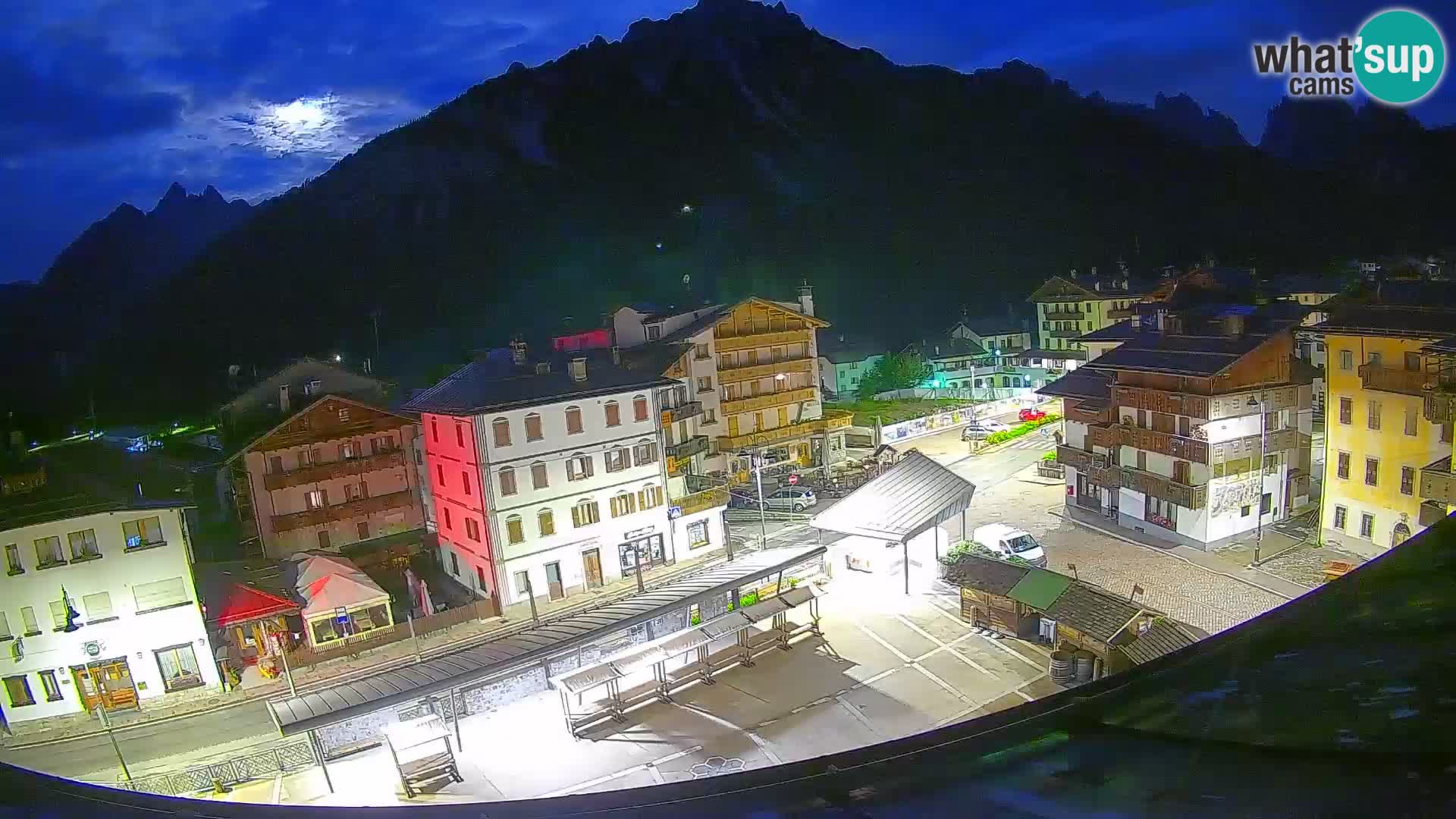 Piazza centrale di Forni di Sopra
