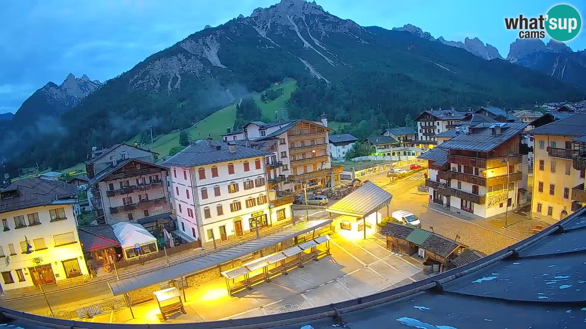 Piazza centrale di Forni di Sopra