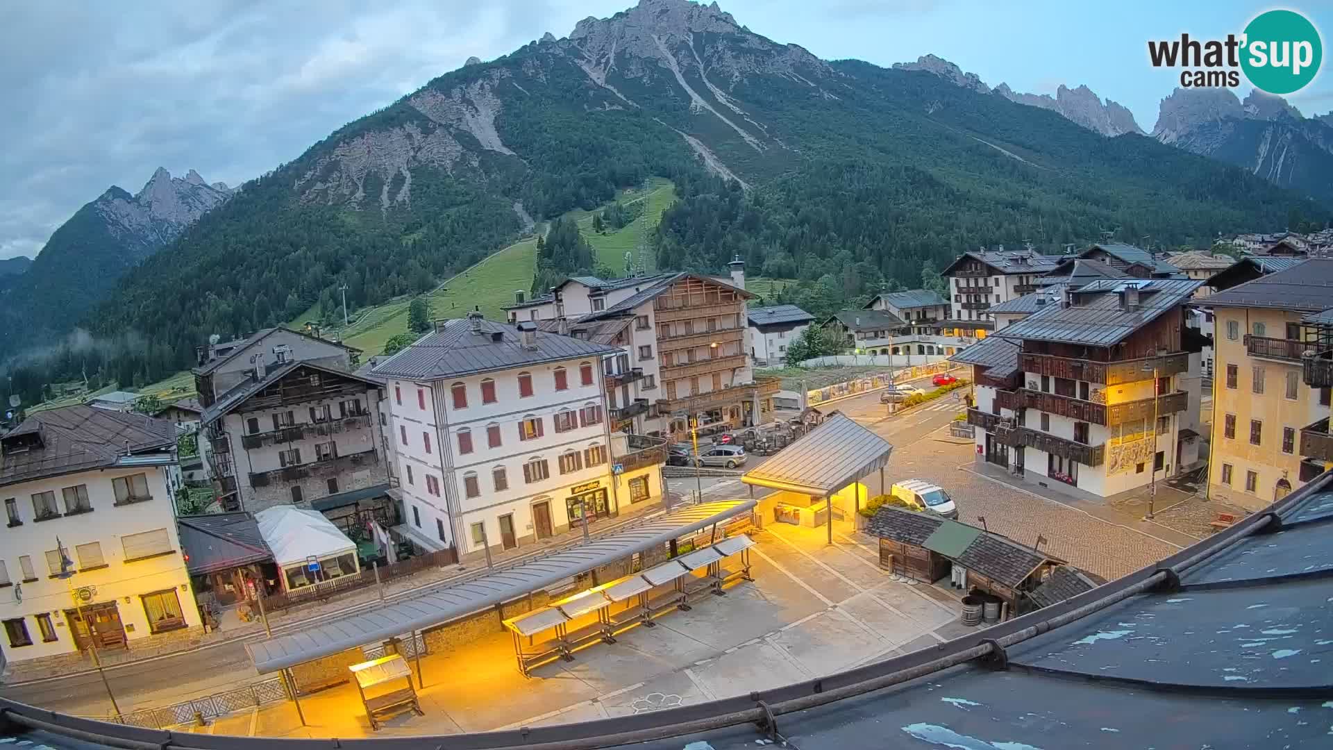 Piazza centrale di Forni di Sopra