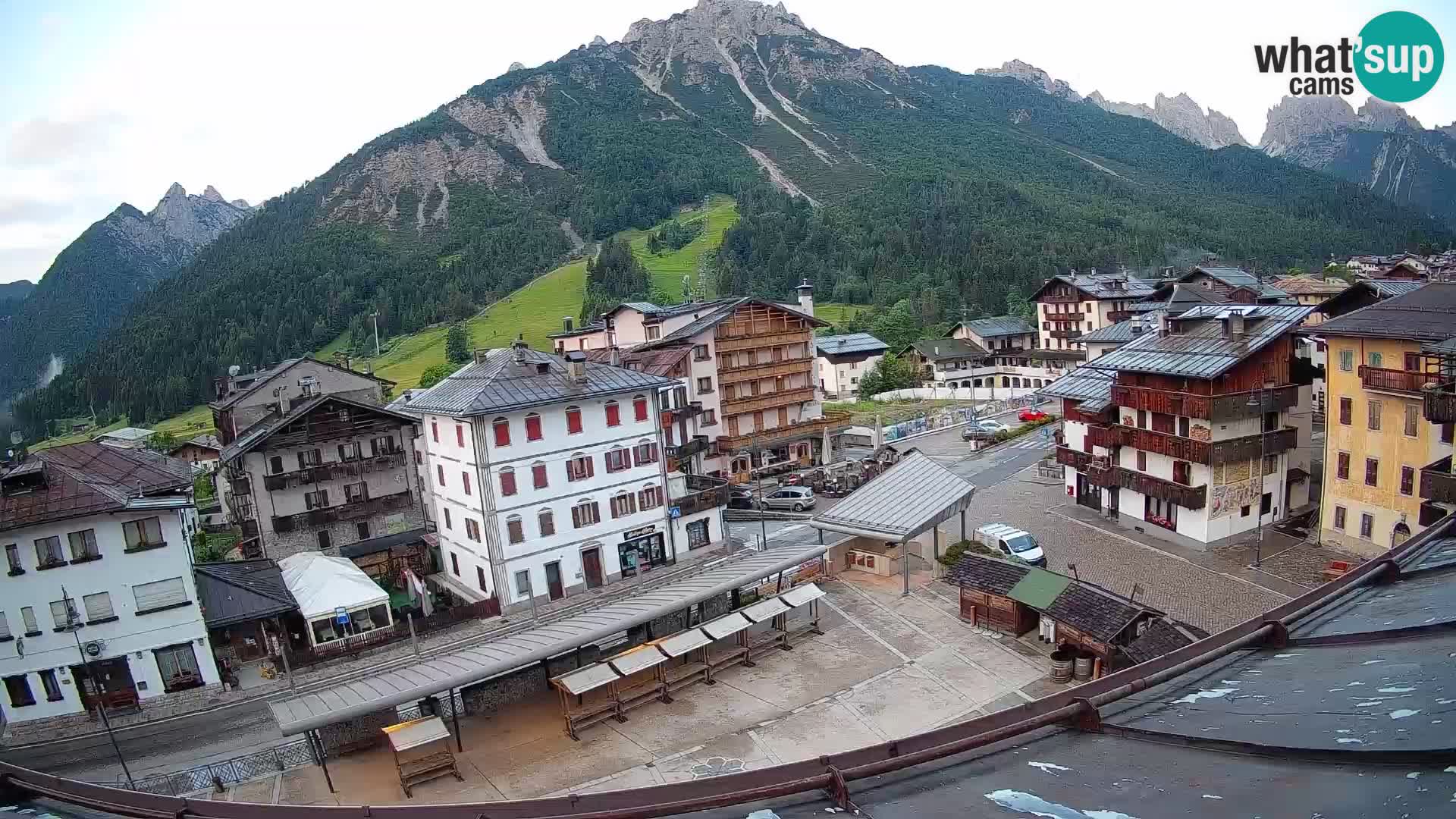 Plaza principal de Forni di Sopra