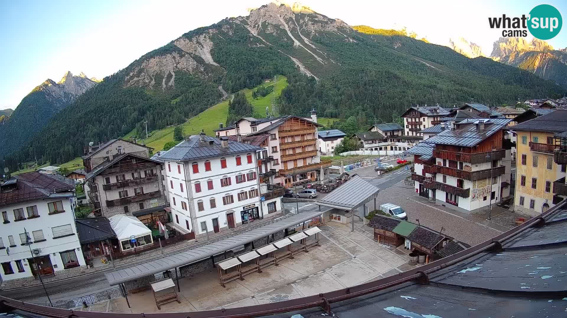 Plaza principal de Forni di Sopra