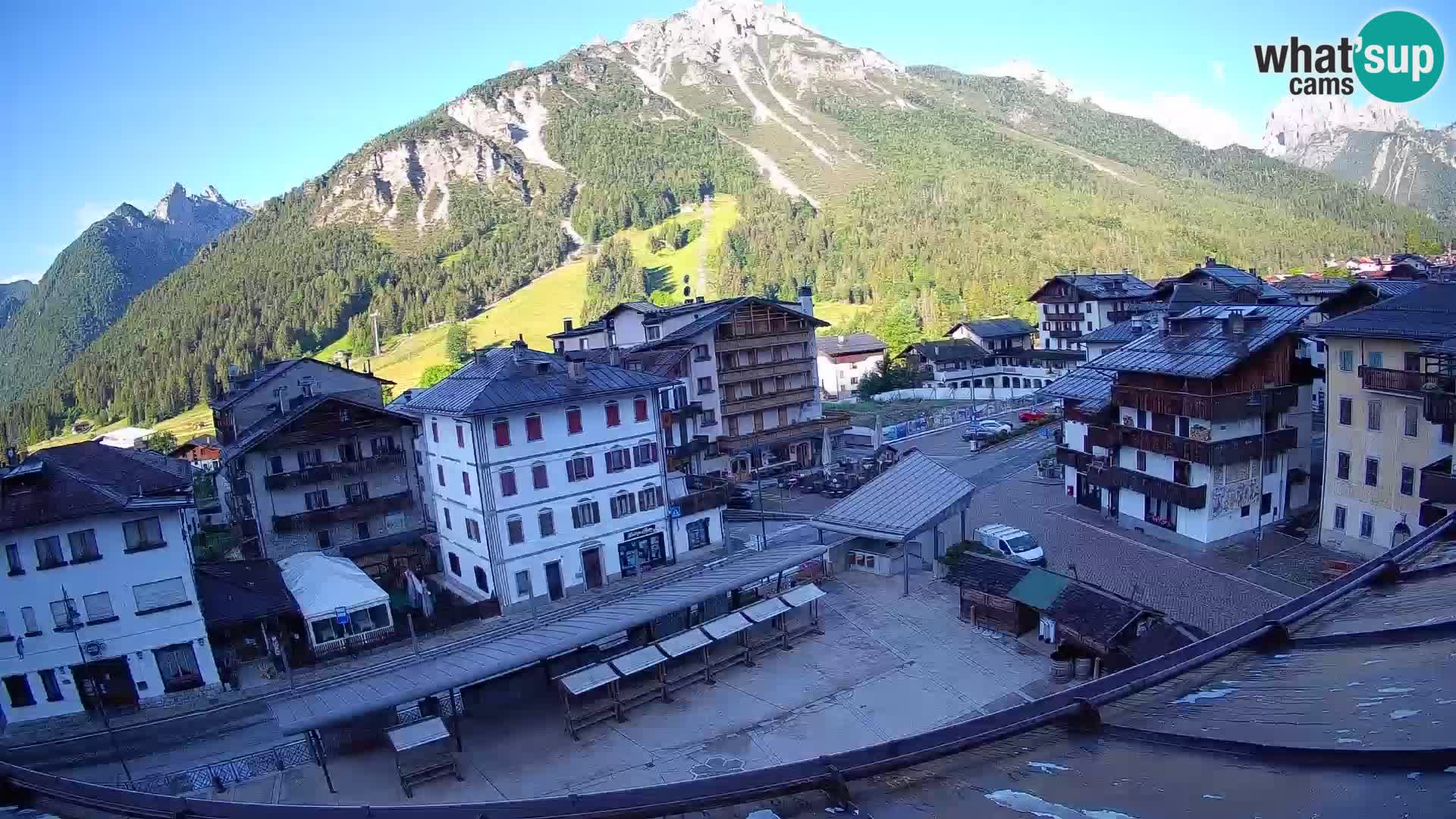 Plaza principal de Forni di Sopra