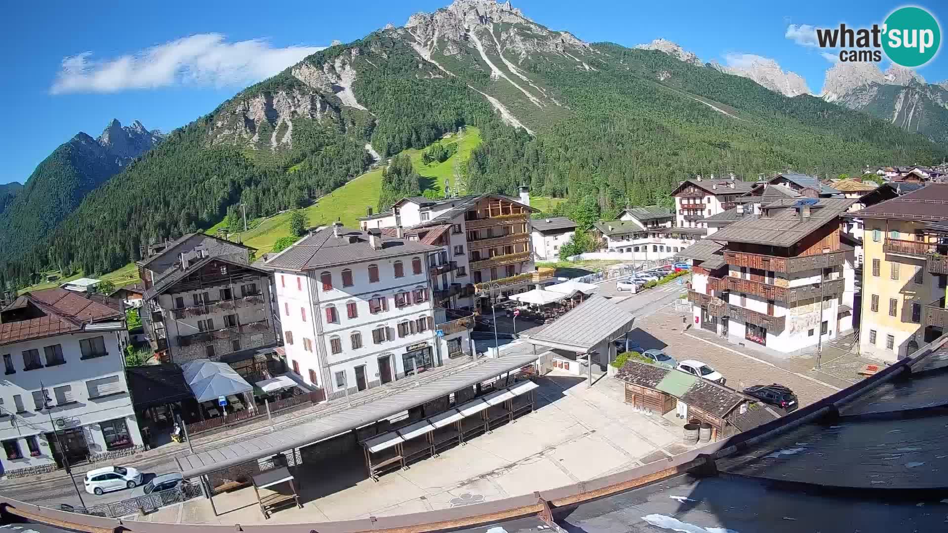 Plaza principal de Forni di Sopra