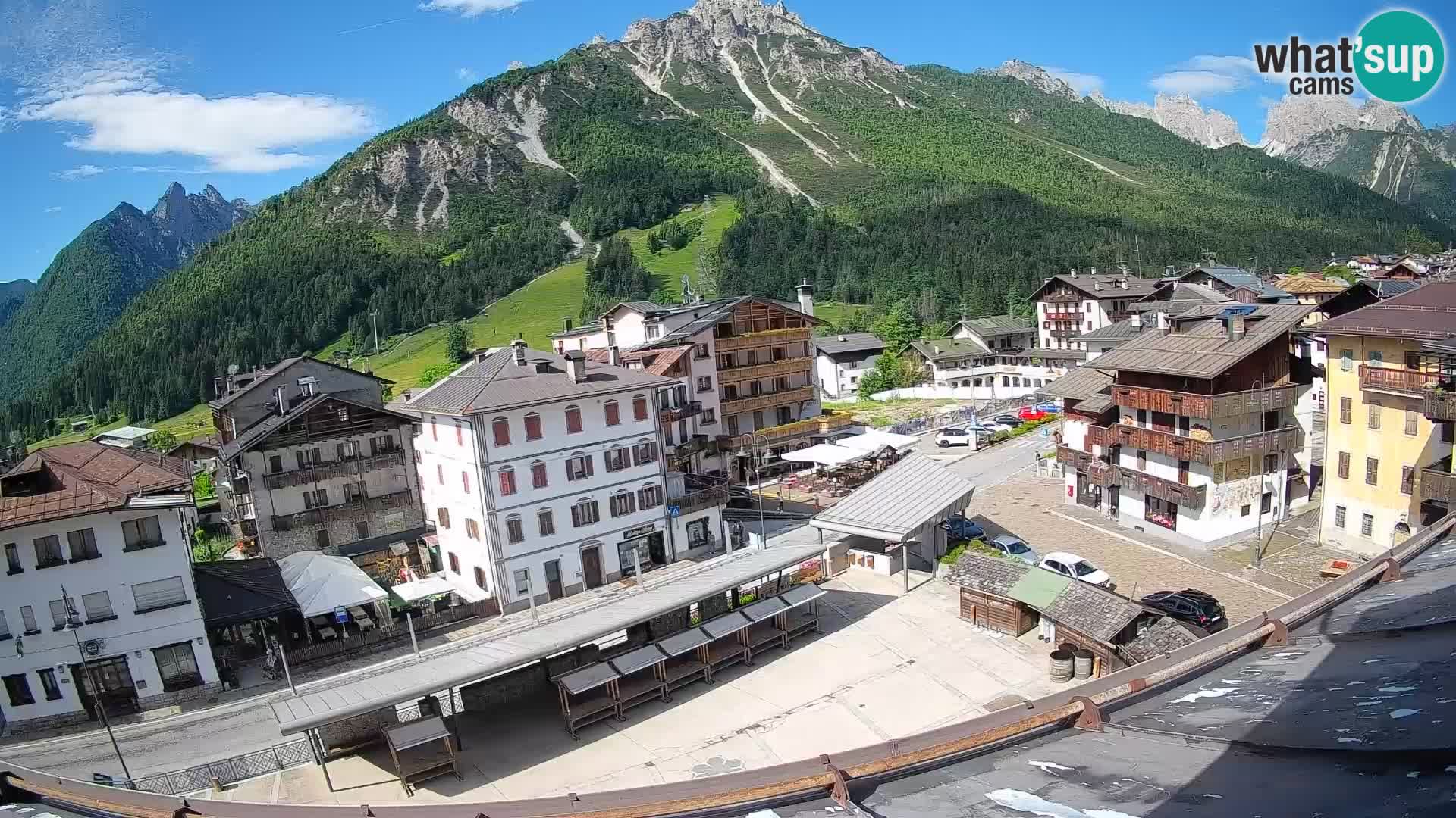 Piazza centrale di Forni di Sopra