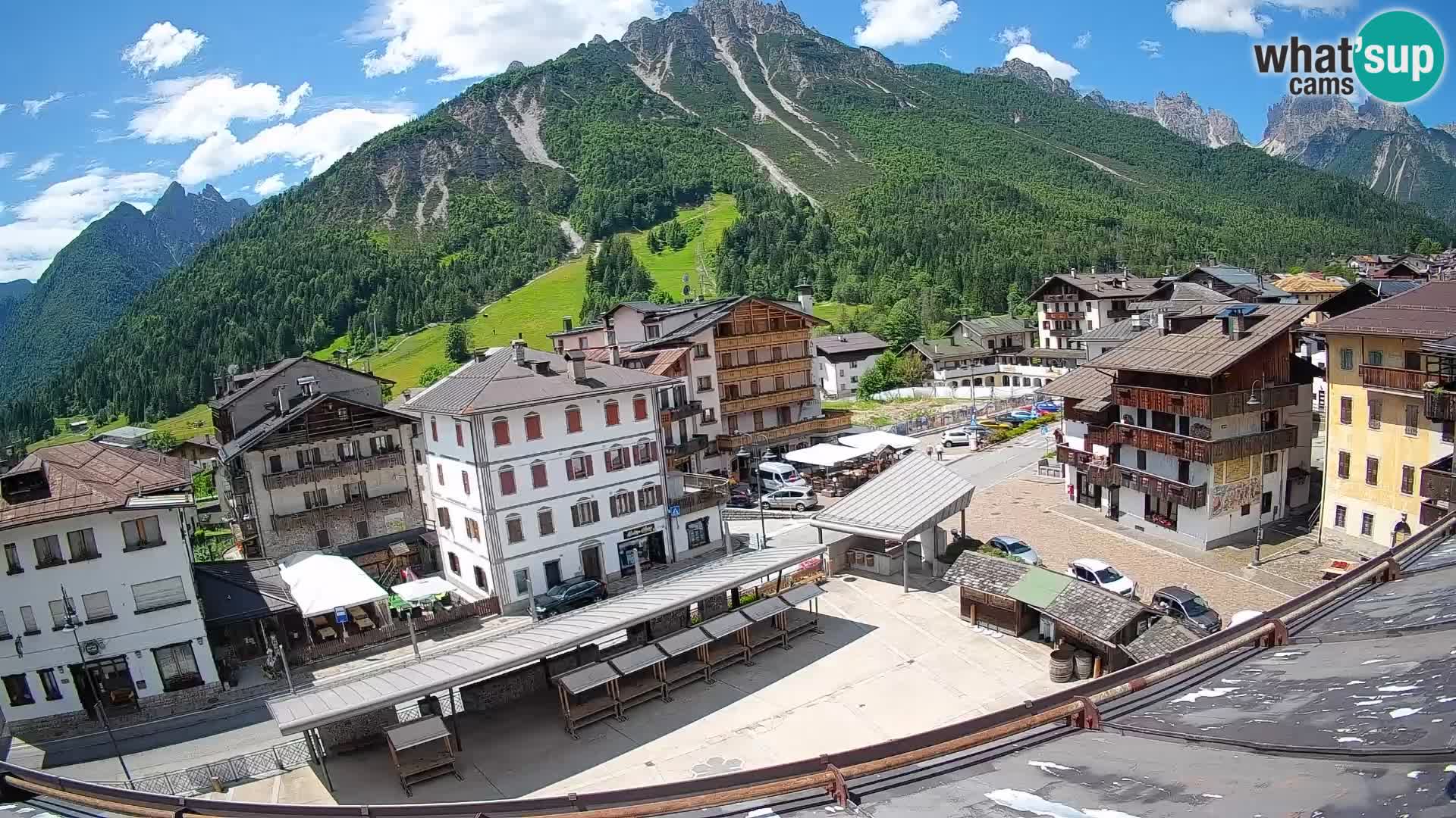 Hauptplatz von Forni di Sopra