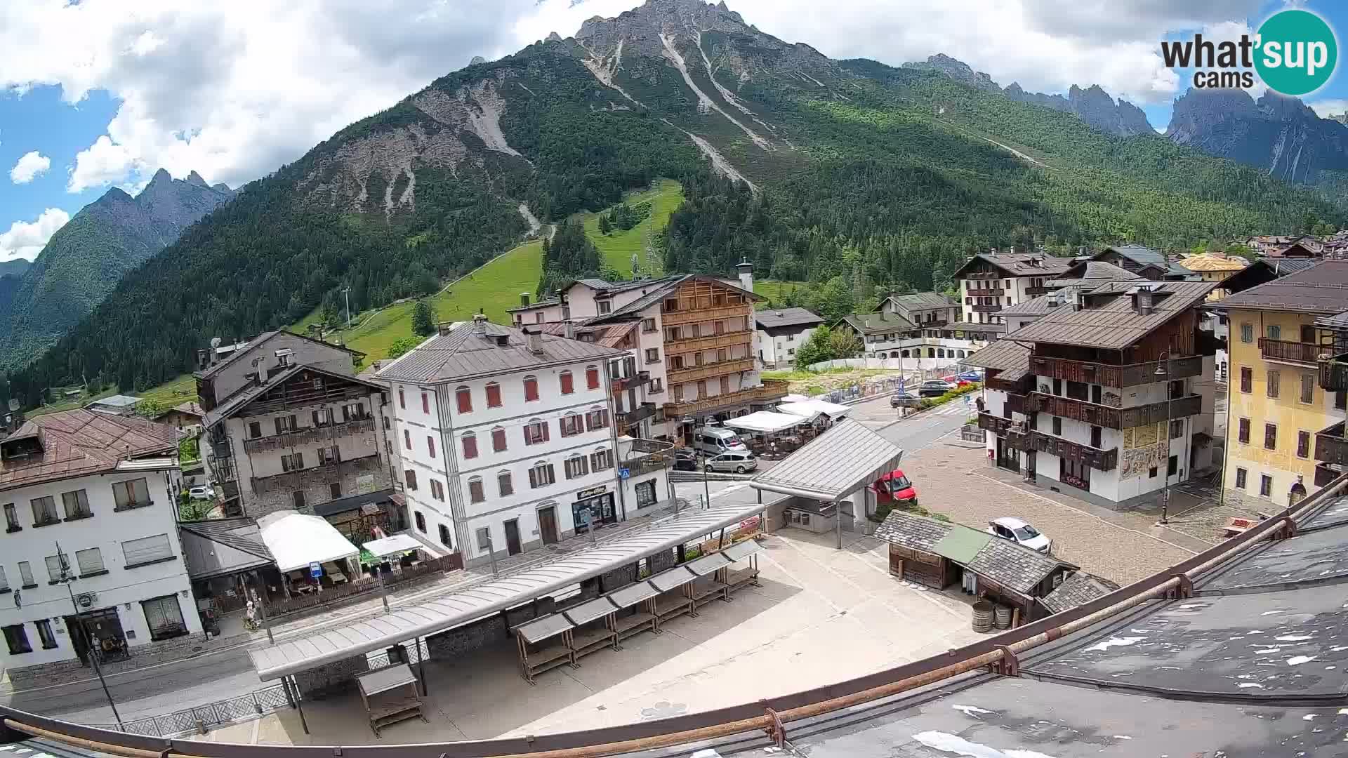 Hauptplatz von Forni di Sopra