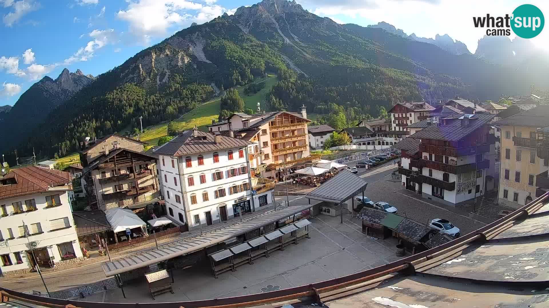 Piazza centrale di Forni di Sopra