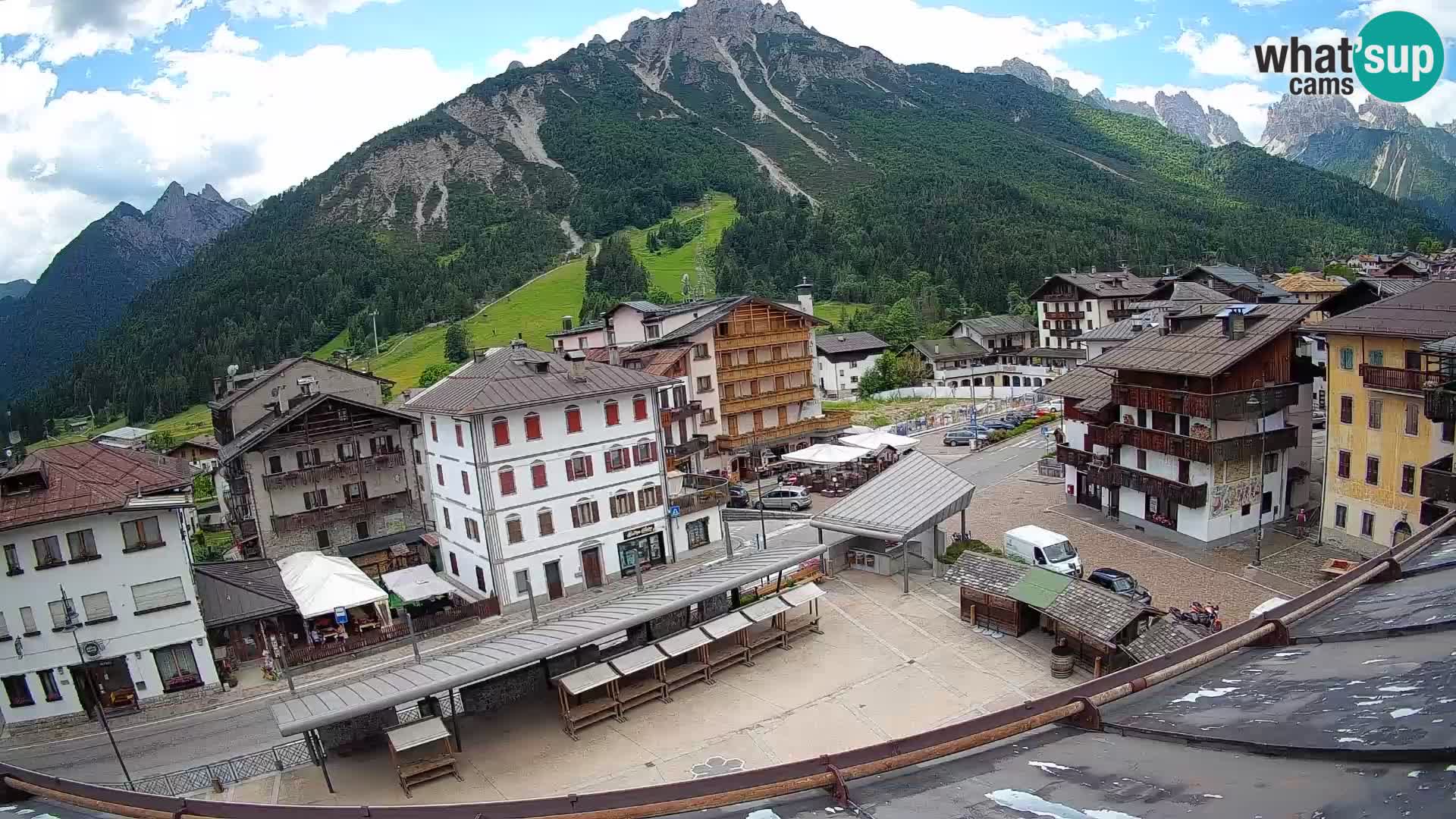 Piazza centrale di Forni di Sopra