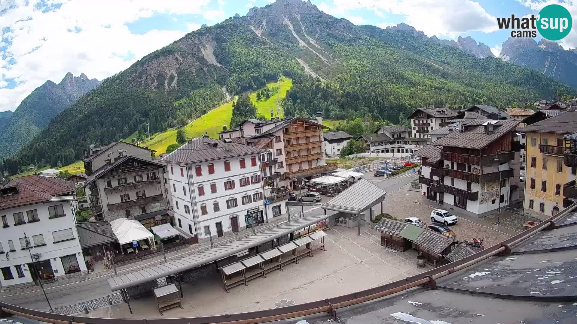 Piazza centrale di Forni di Sopra