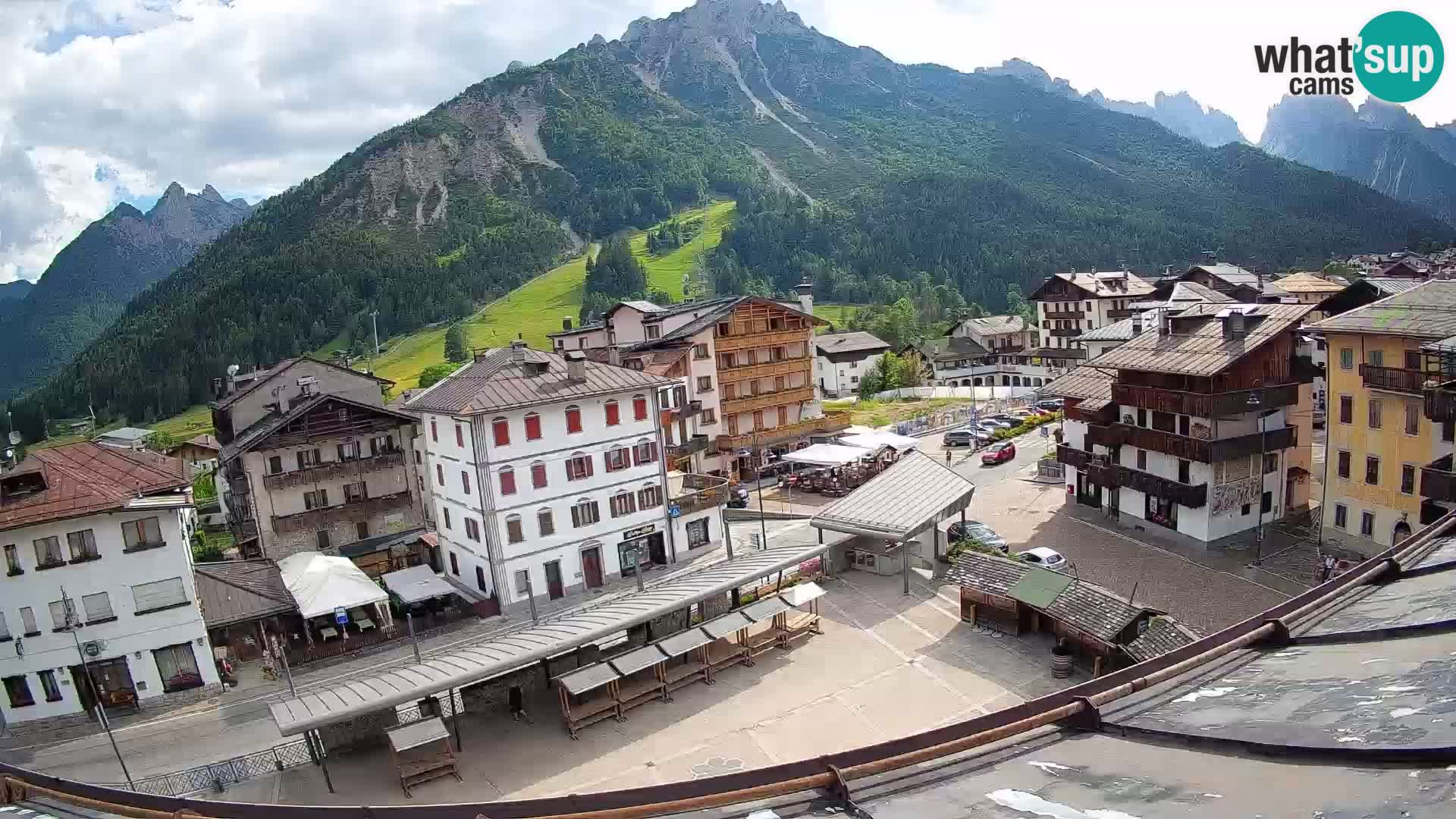 Piazza centrale di Forni di Sopra