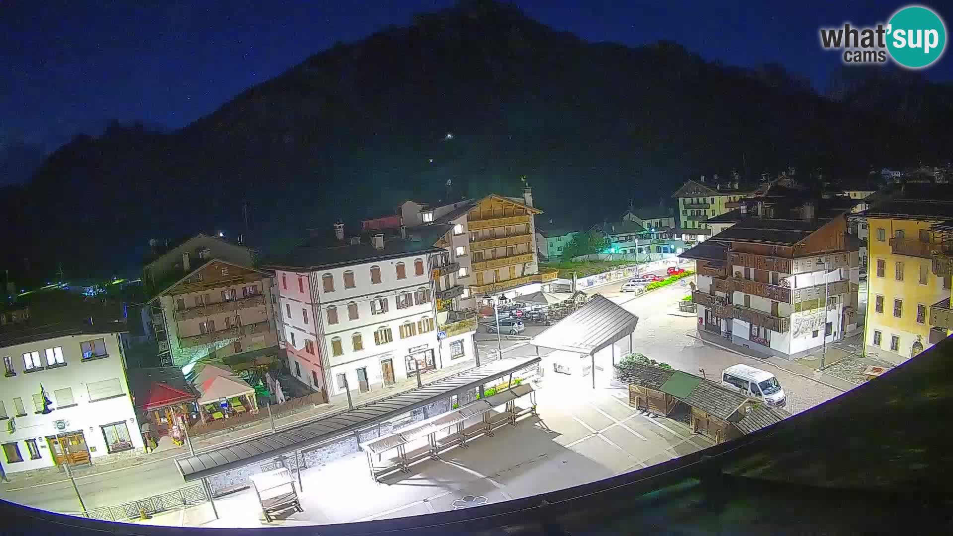 Piazza centrale di Forni di Sopra