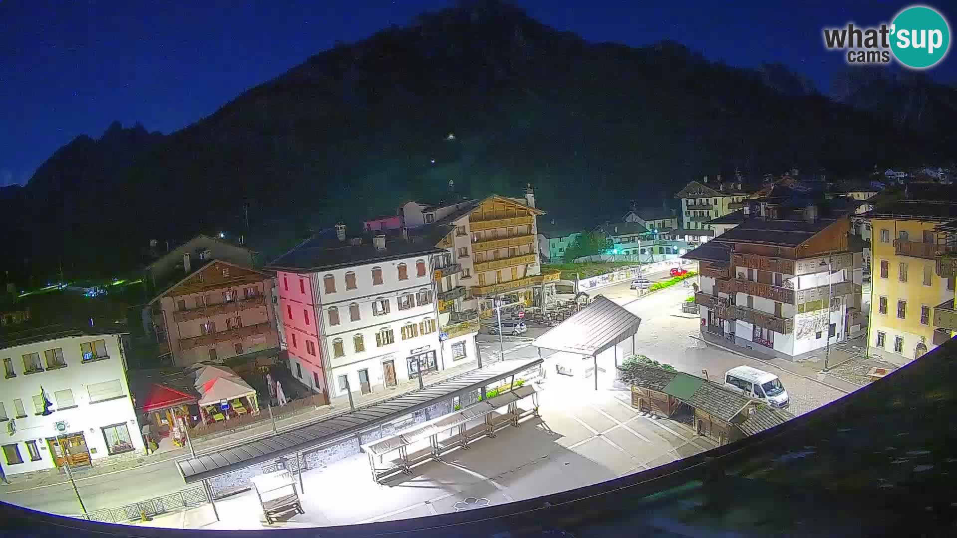 Piazza centrale di Forni di Sopra