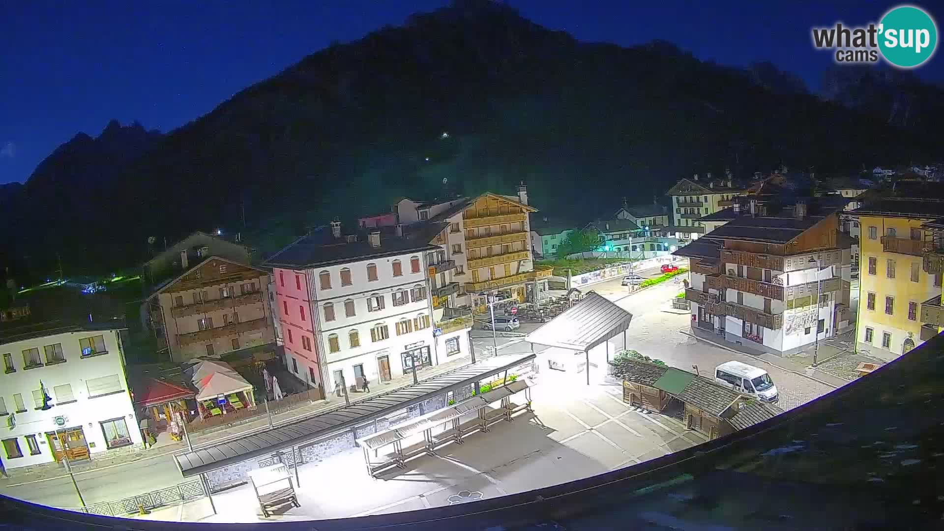 Piazza centrale di Forni di Sopra