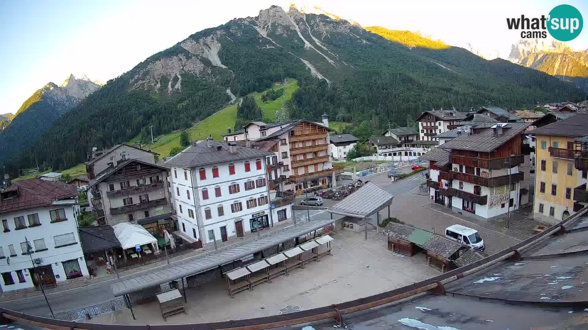 Plaza principal de Forni di Sopra