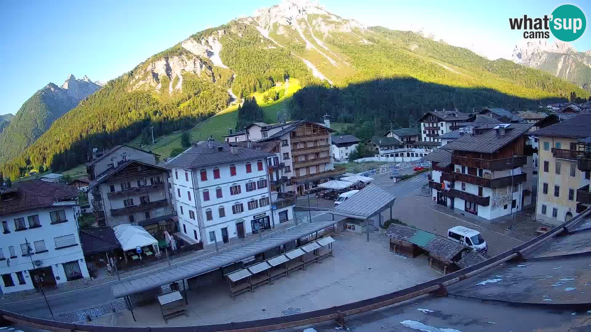 Piazza centrale di Forni di Sopra