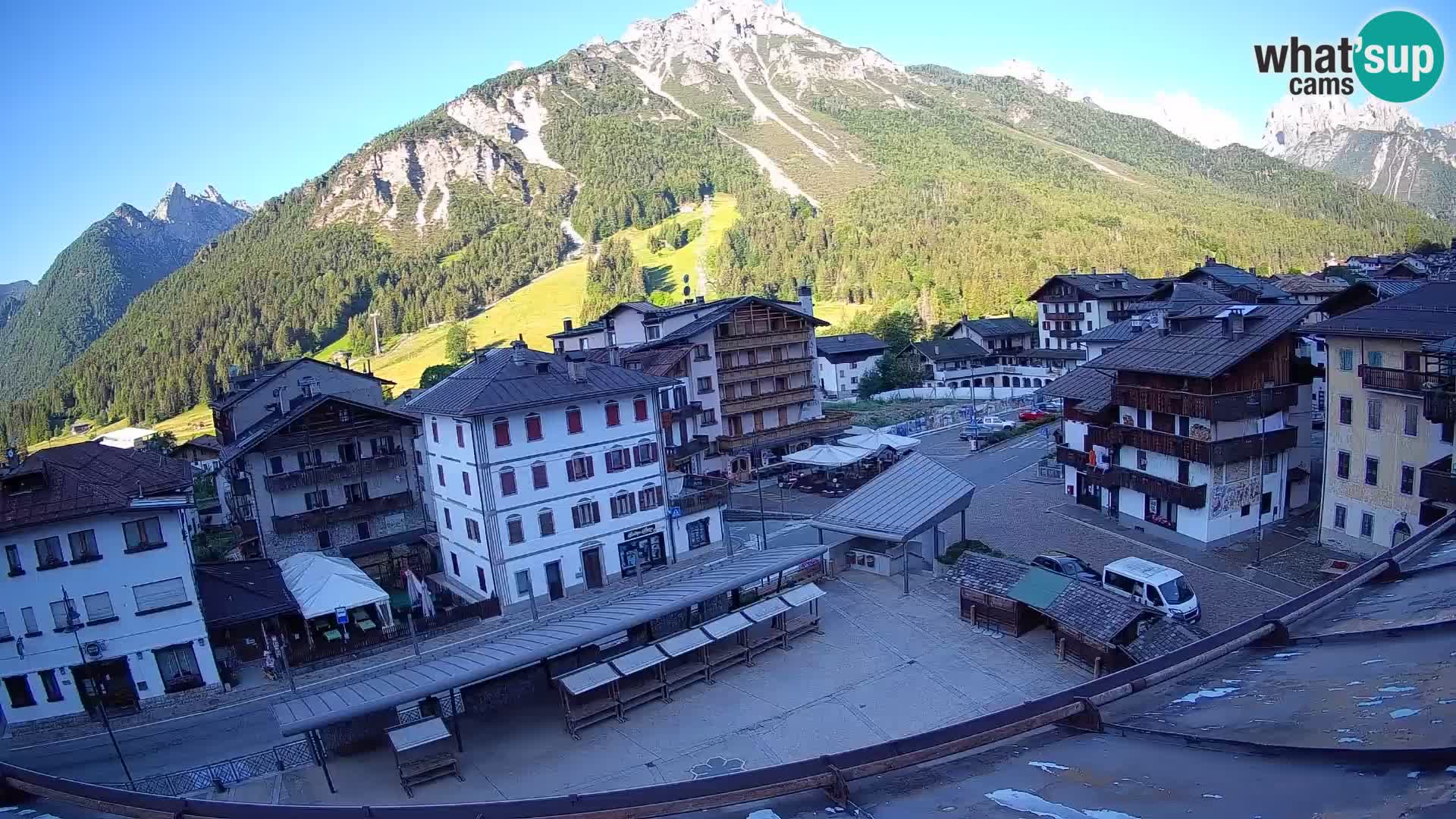 Piazza centrale di Forni di Sopra