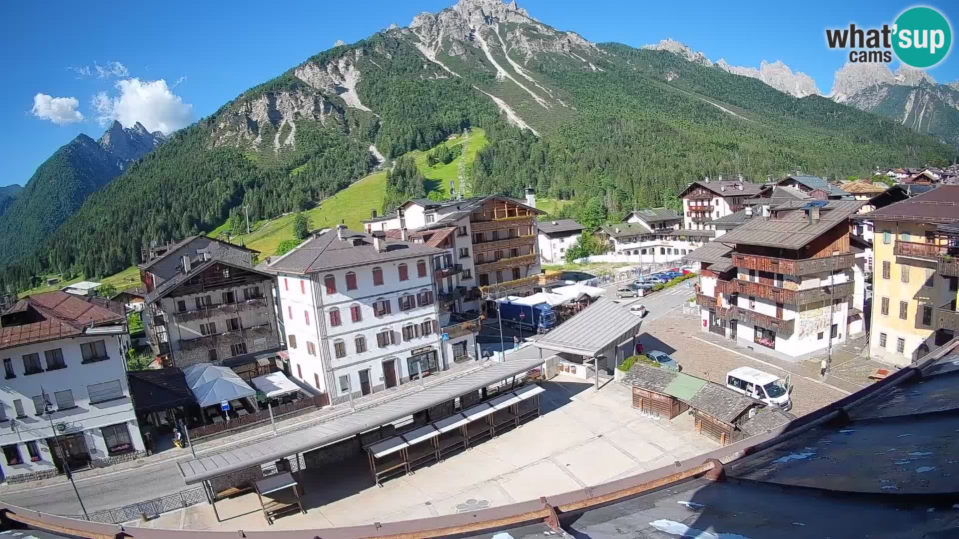 Hauptplatz von Forni di Sopra
