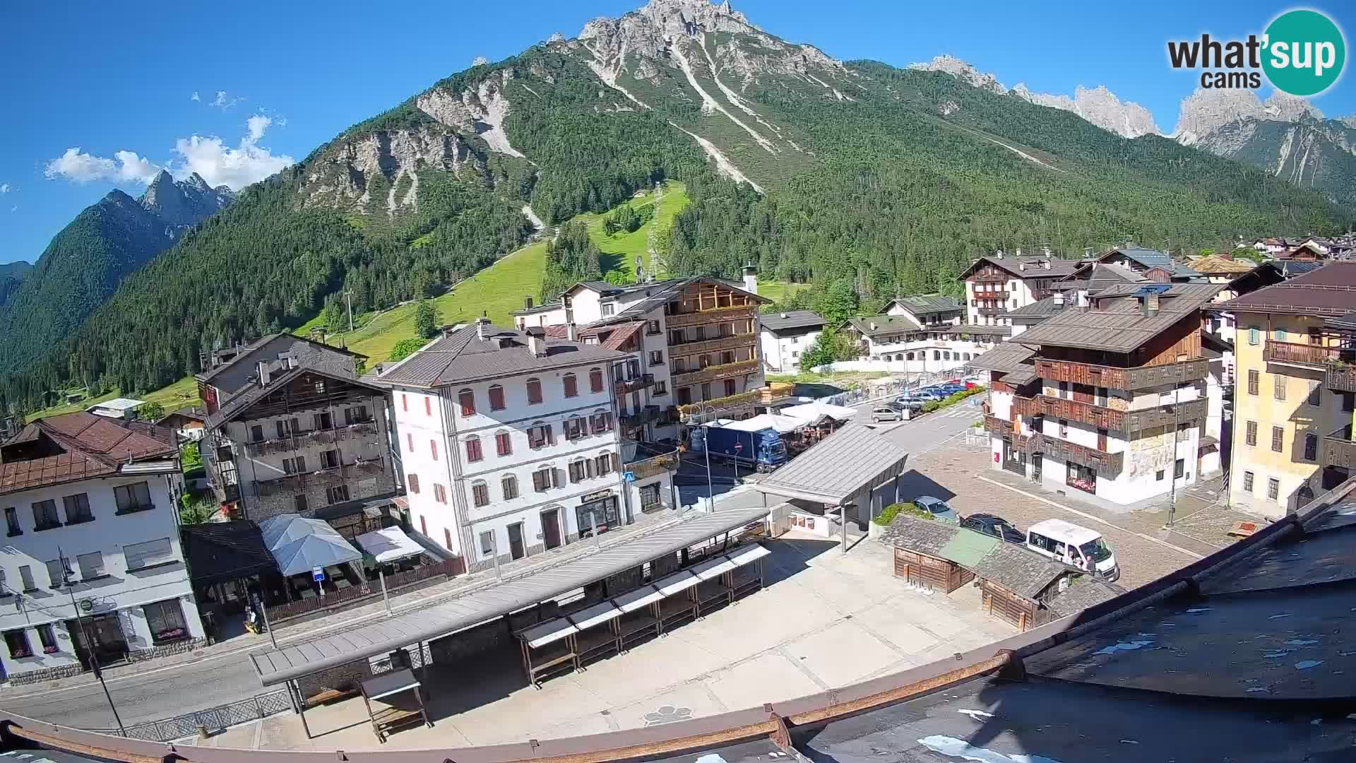 Plaza principal de Forni di Sopra