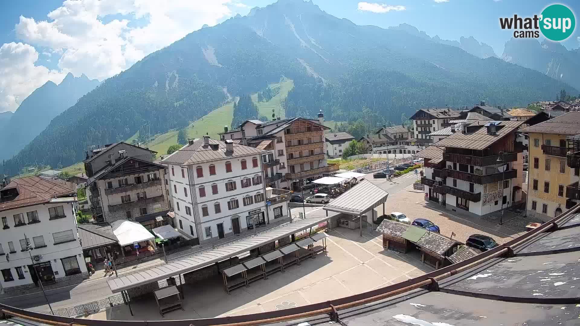 Piazza centrale di Forni di Sopra