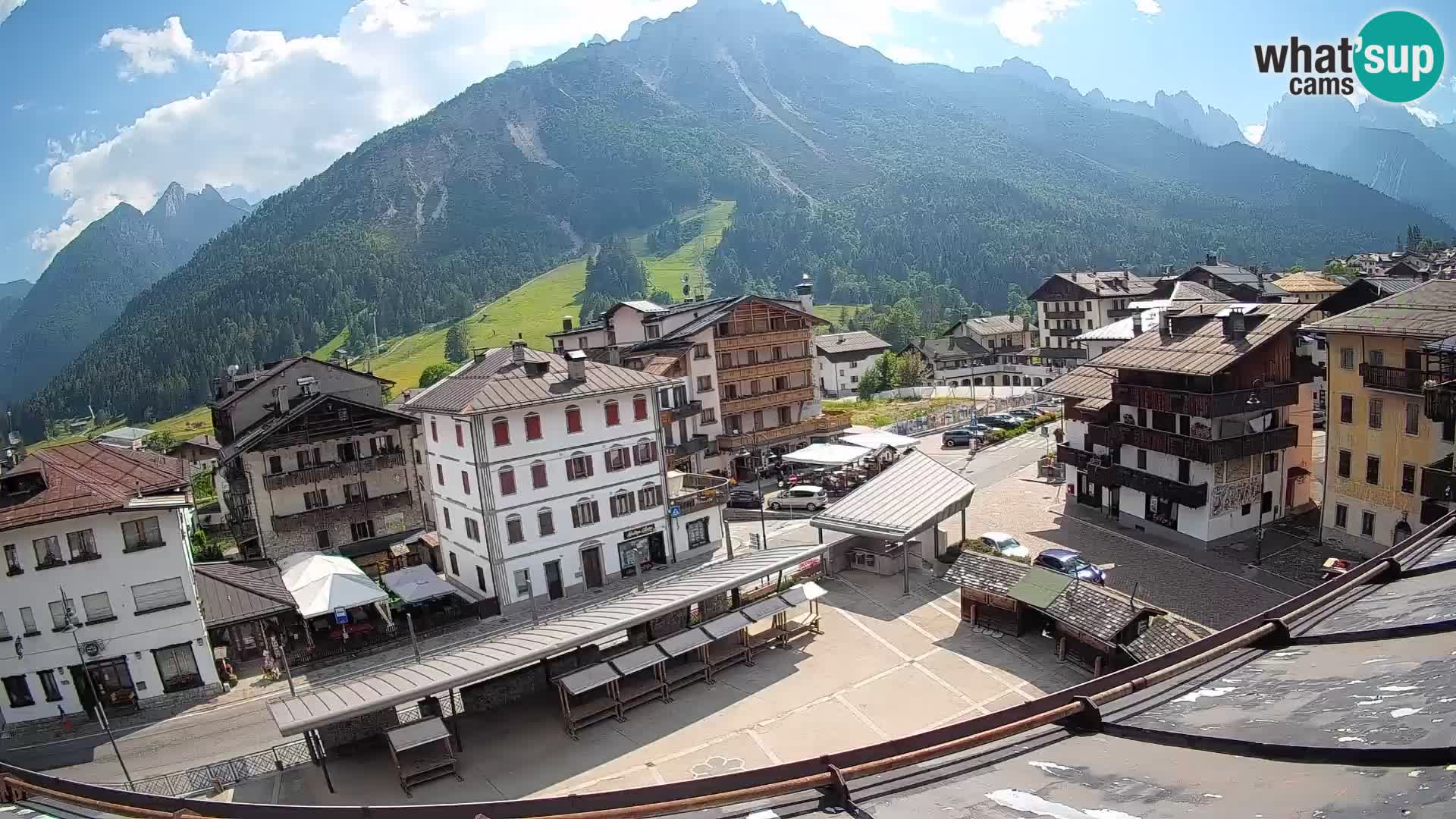 Plaza principal de Forni di Sopra