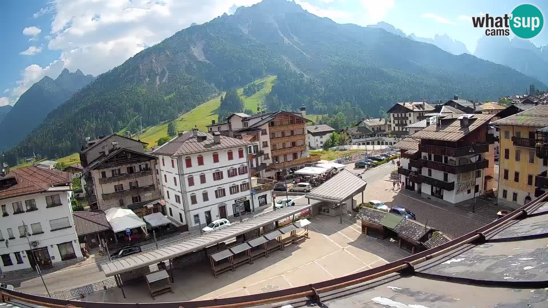 Plaza principal de Forni di Sopra