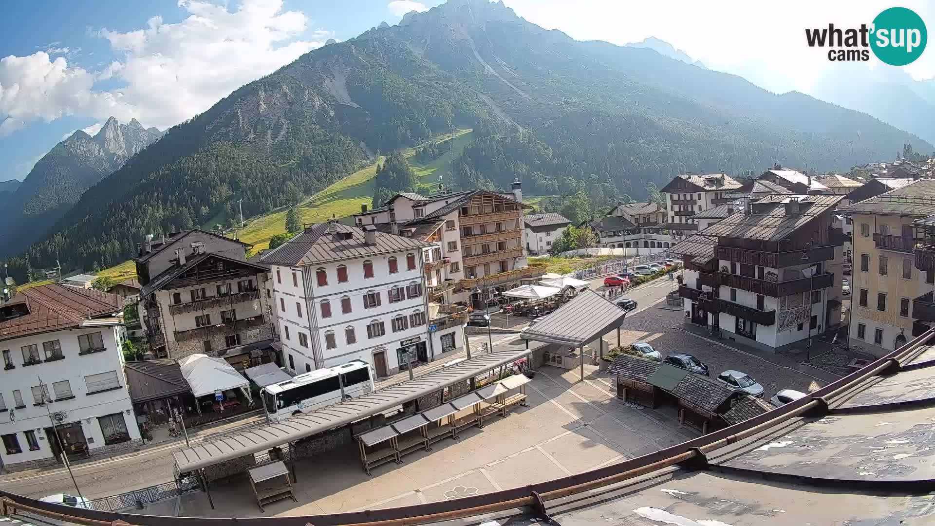 Plaza principal de Forni di Sopra