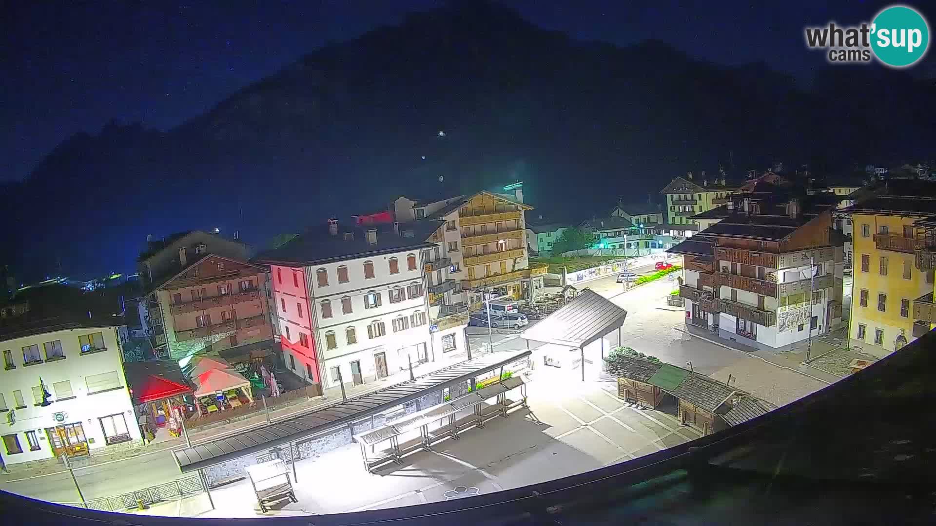 Plaza principal de Forni di Sopra