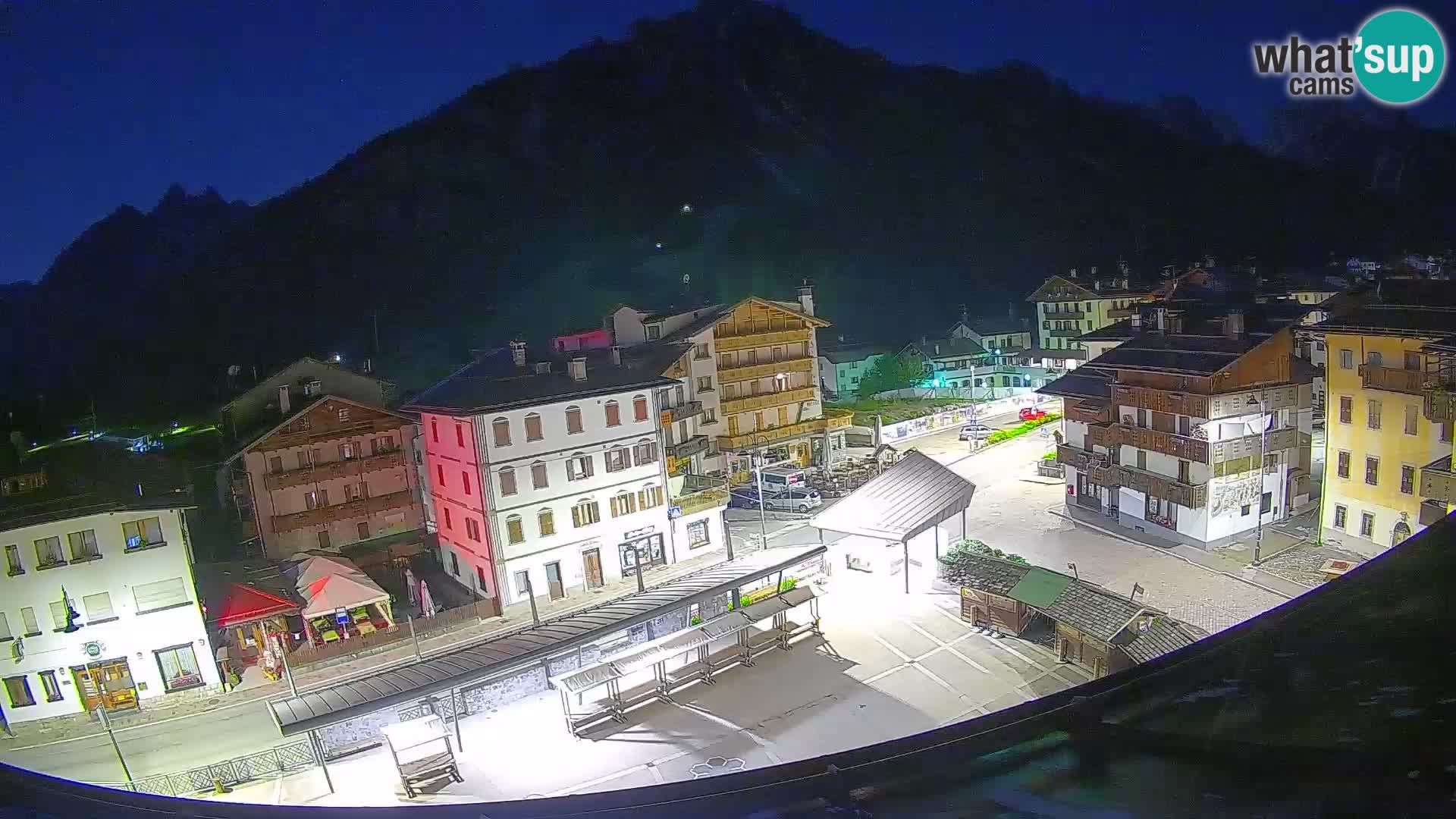 Plaza principal de Forni di Sopra