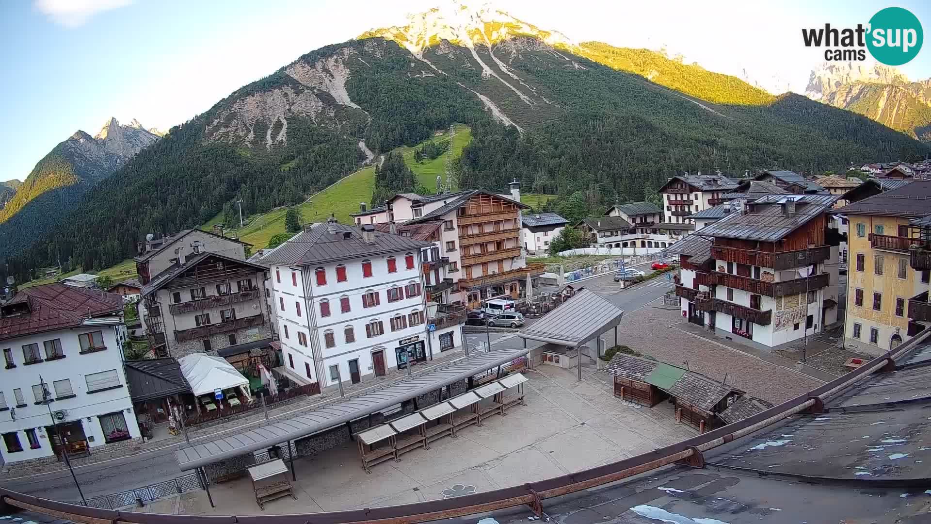 Piazza centrale di Forni di Sopra