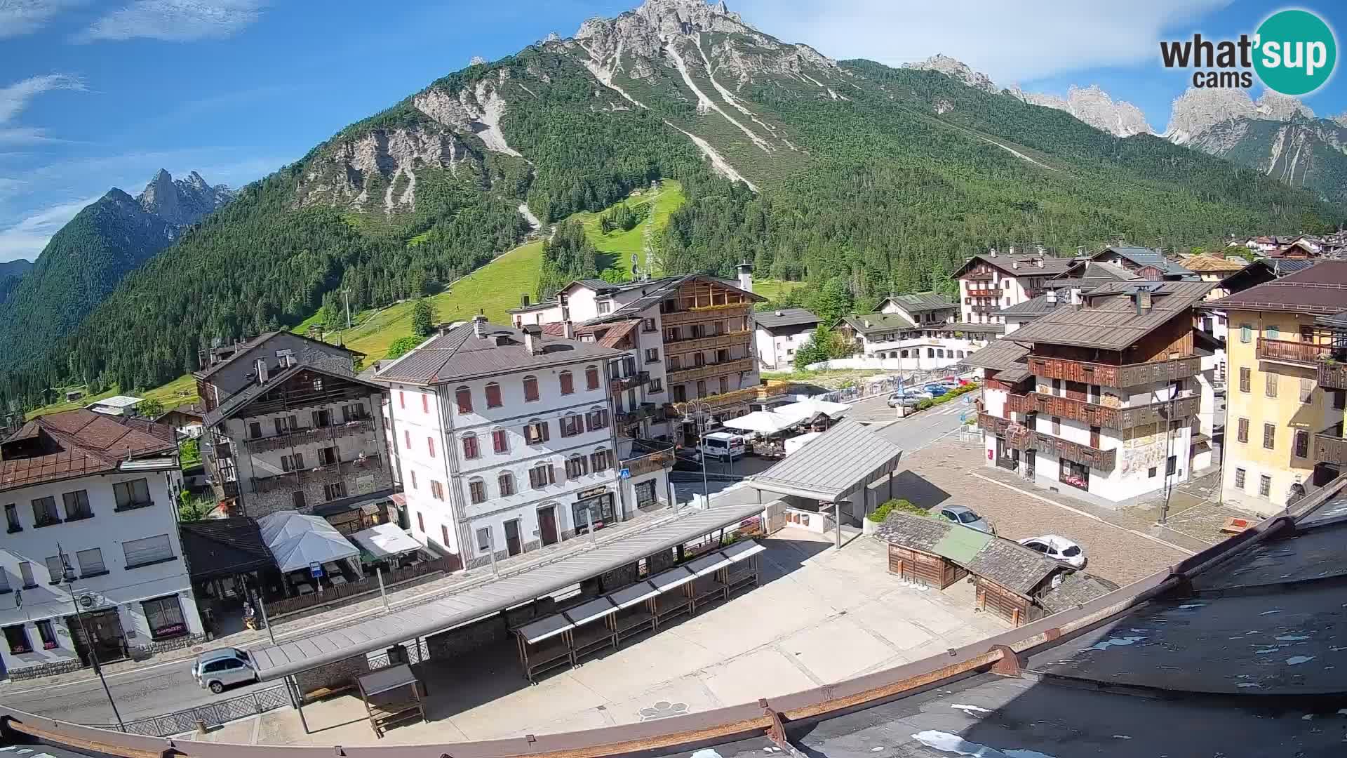 Piazza centrale di Forni di Sopra