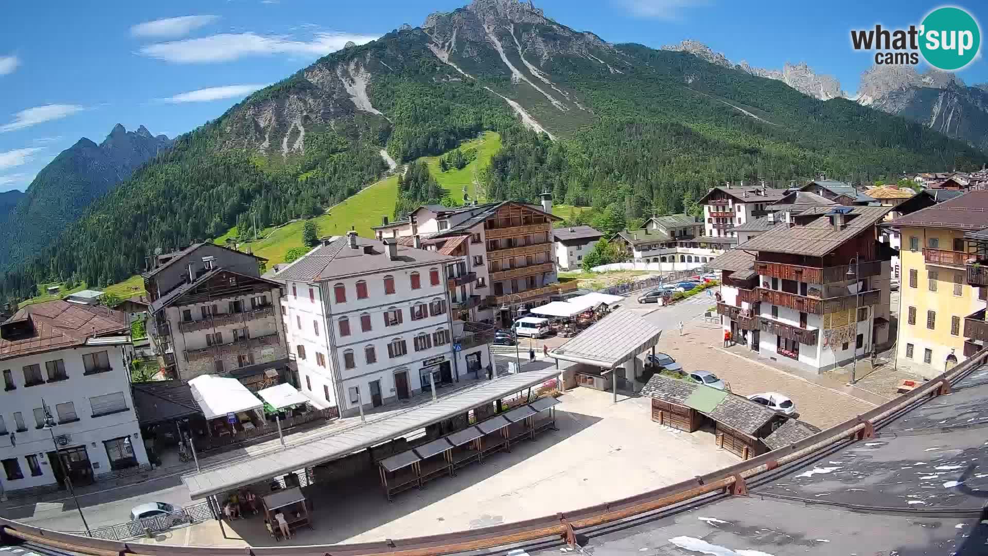 Piazza centrale di Forni di Sopra