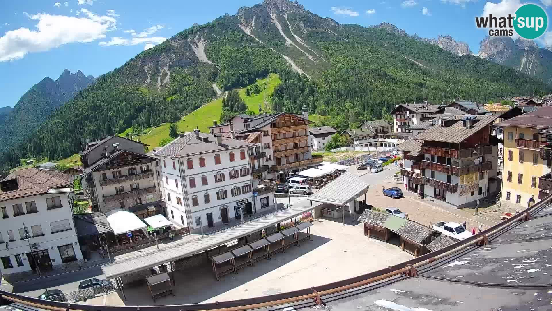 Plaza principal de Forni di Sopra