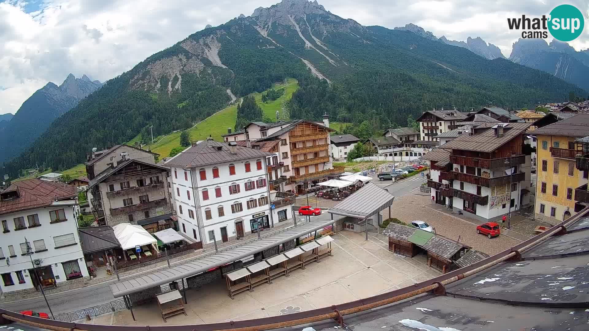 Piazza centrale di Forni di Sopra