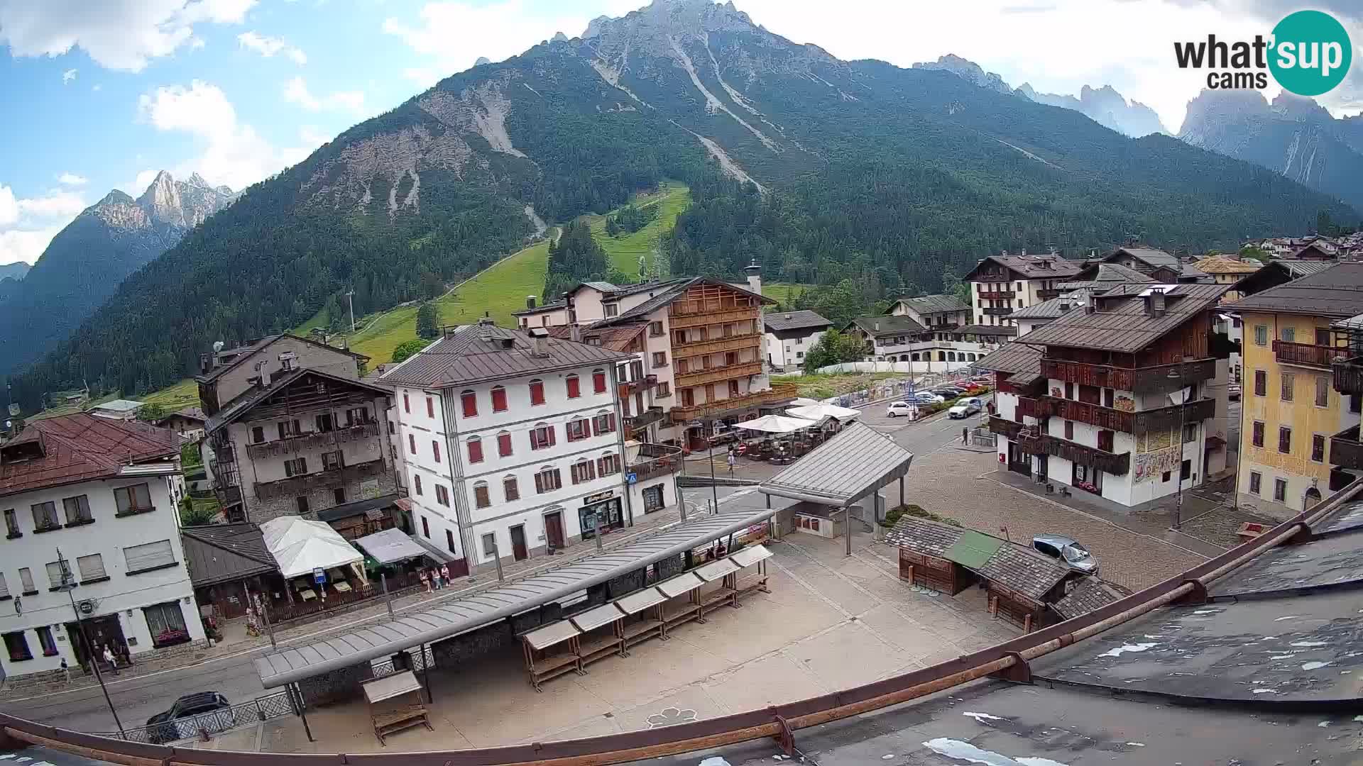 Plaza principal de Forni di Sopra