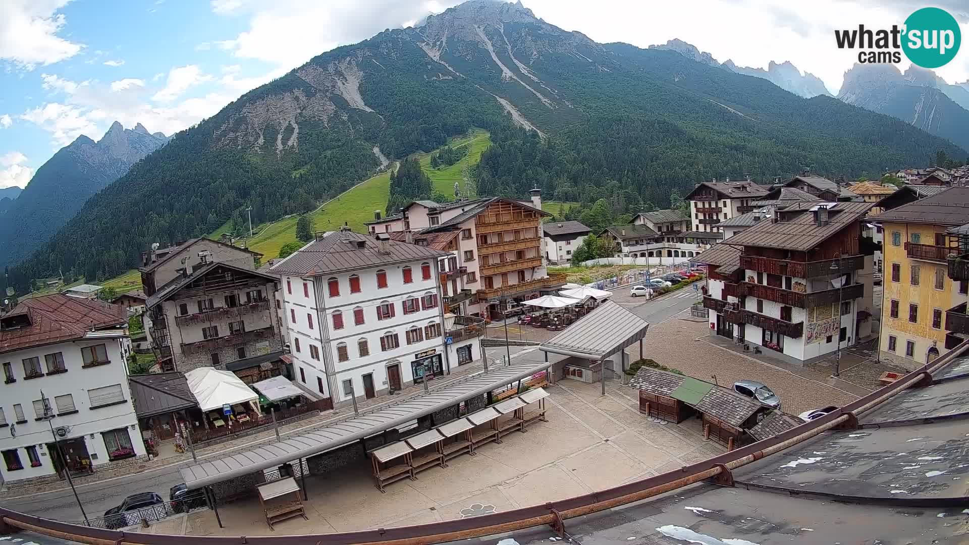 Hauptplatz von Forni di Sopra