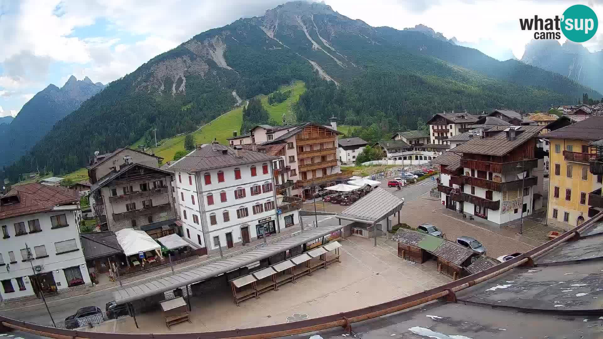 Plaza principal de Forni di Sopra