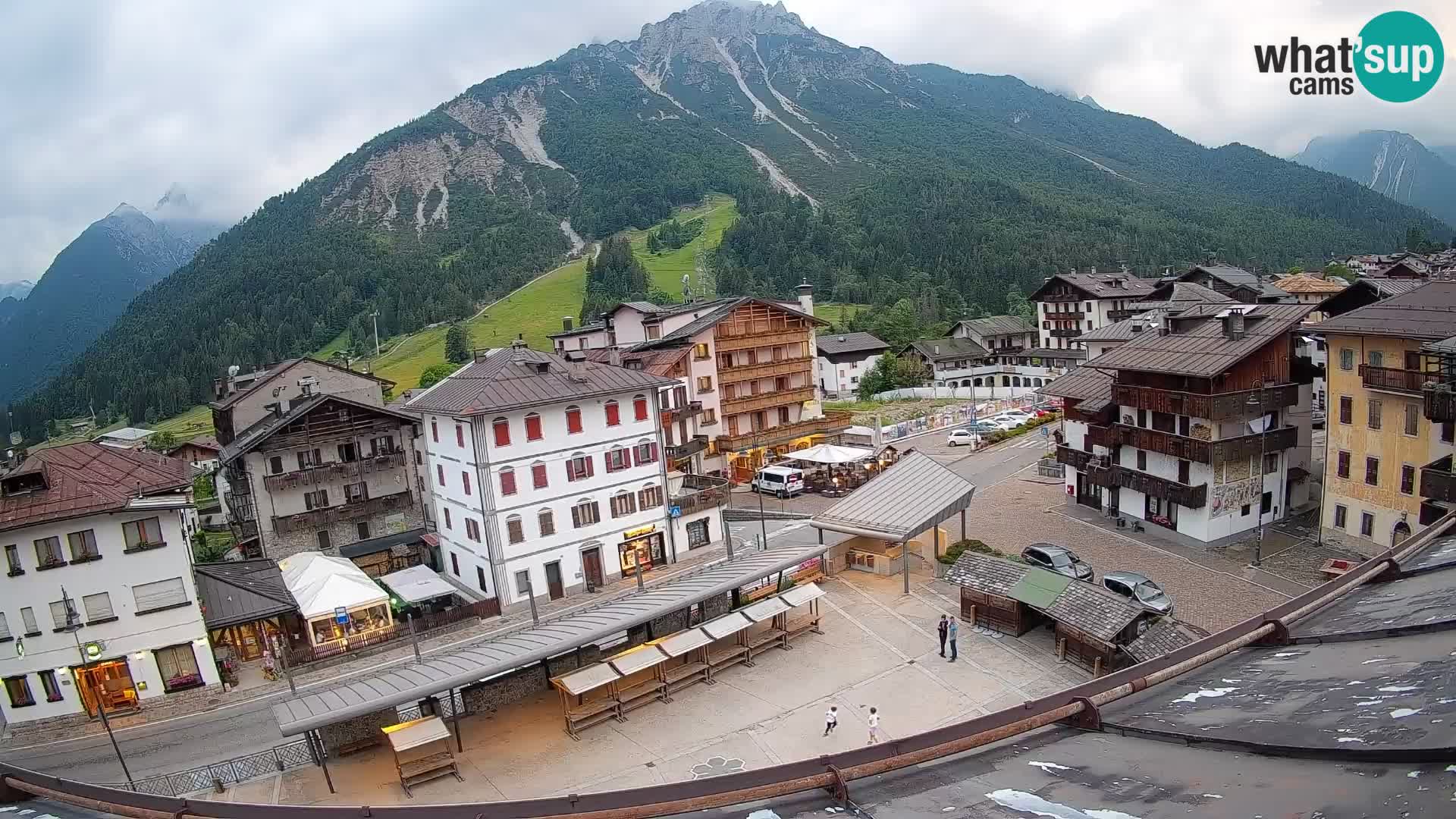 Plaza principal de Forni di Sopra