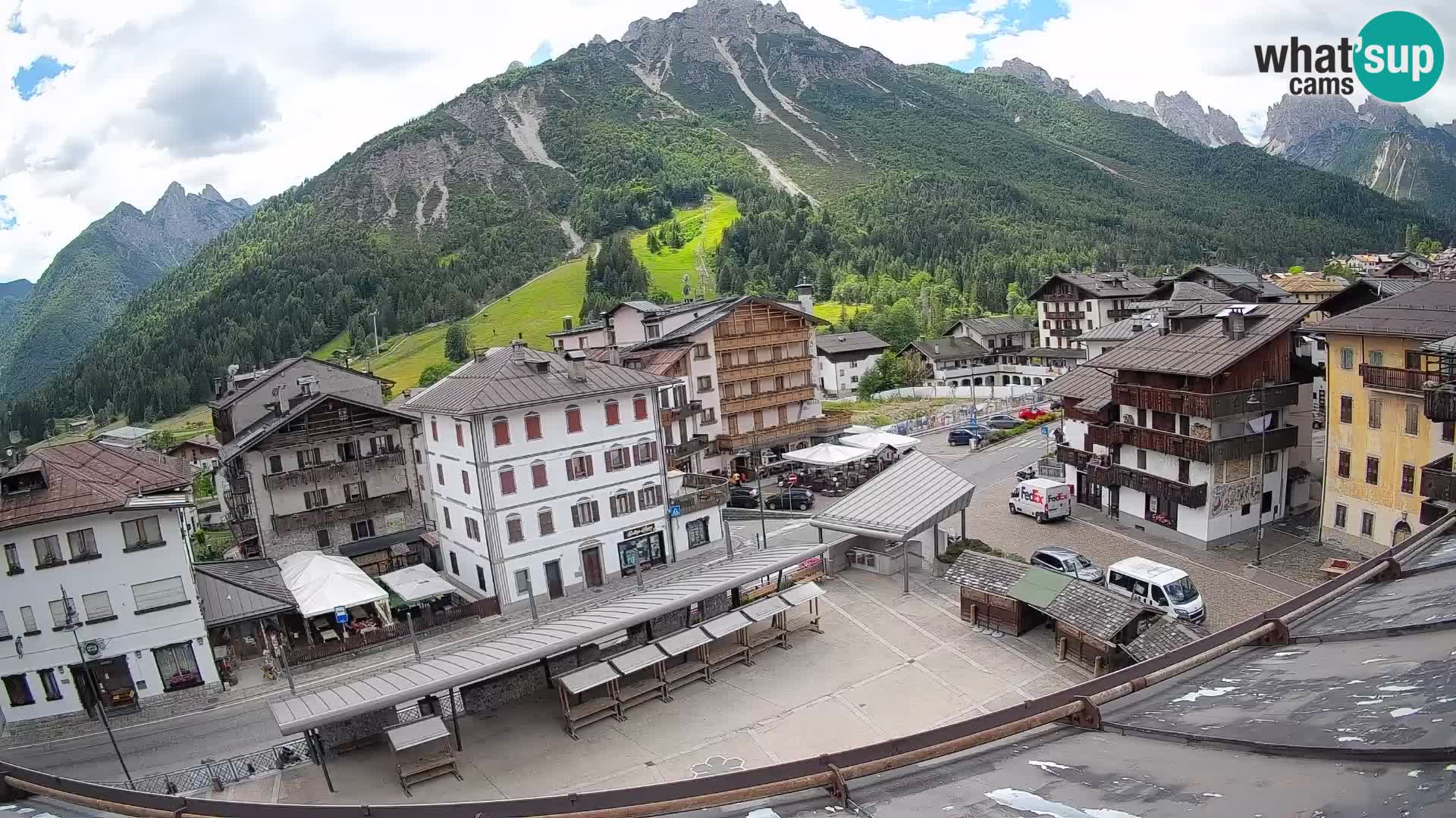 Plaza principal de Forni di Sopra