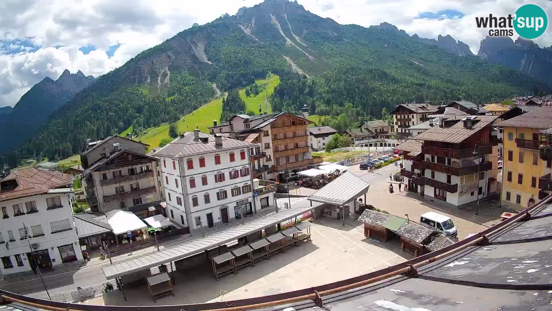 Hauptplatz von Forni di Sopra