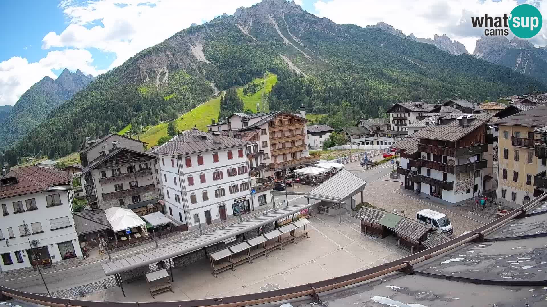 Plaza principal de Forni di Sopra
